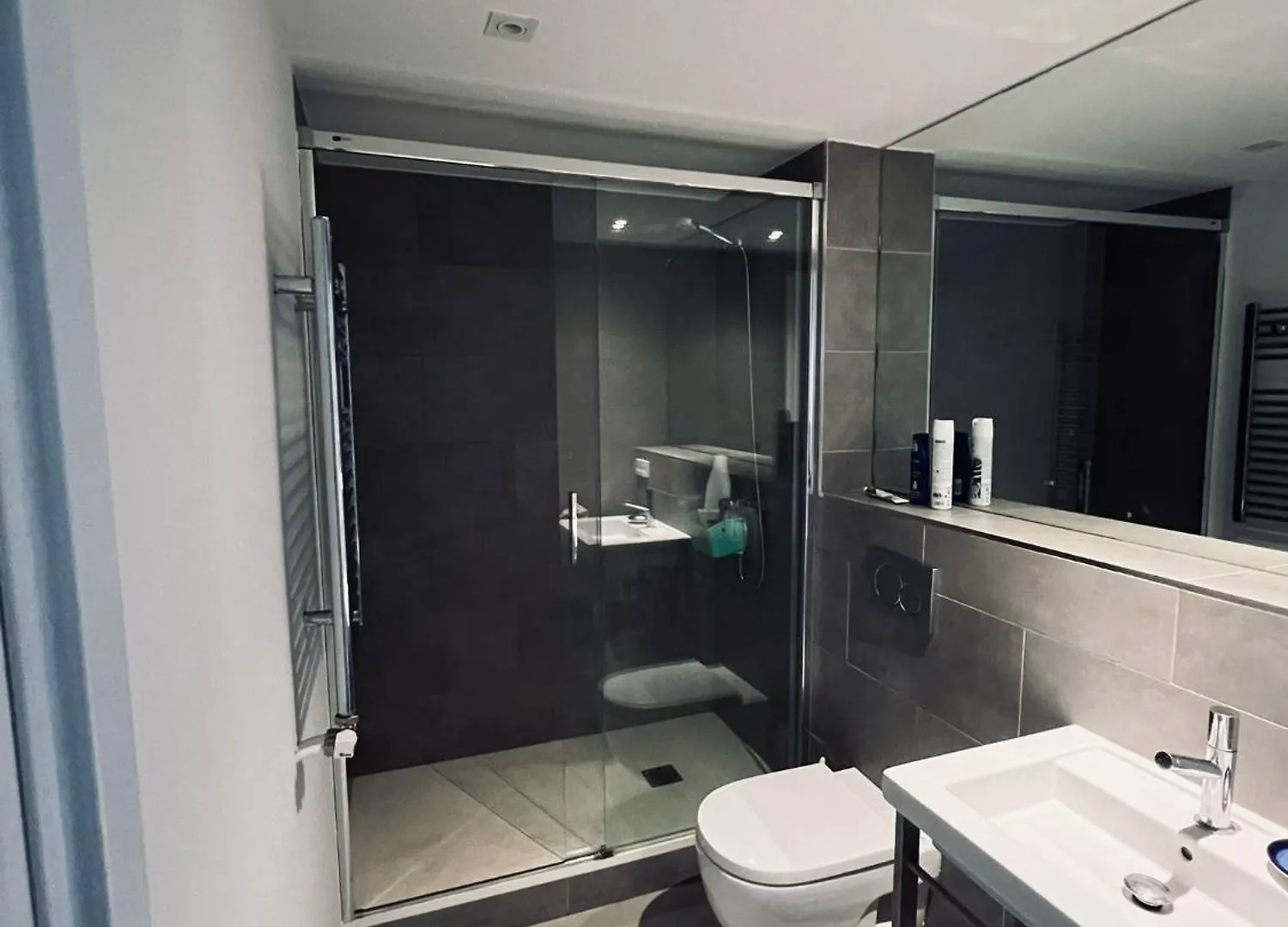 Habitacion Privada En Bello Apartamento Compartido Barcelona